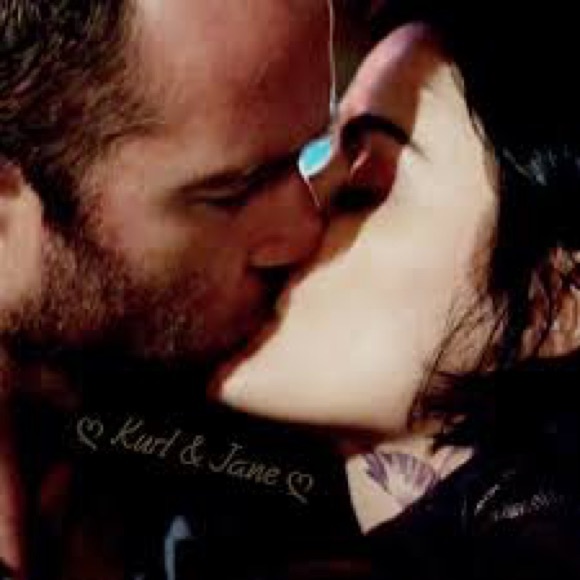 Jane & Kurt (important RULE) - Picture 6 of 8